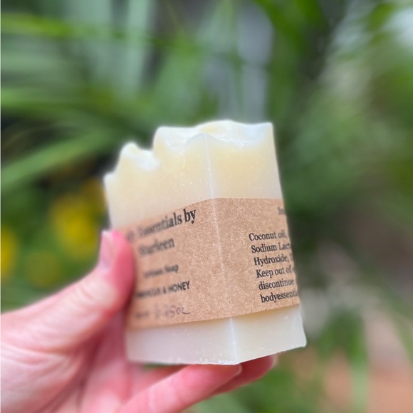 Artisan Soap Handcrafted, by Me❤️ Hibiscus & Honey - Picture 4 of 4